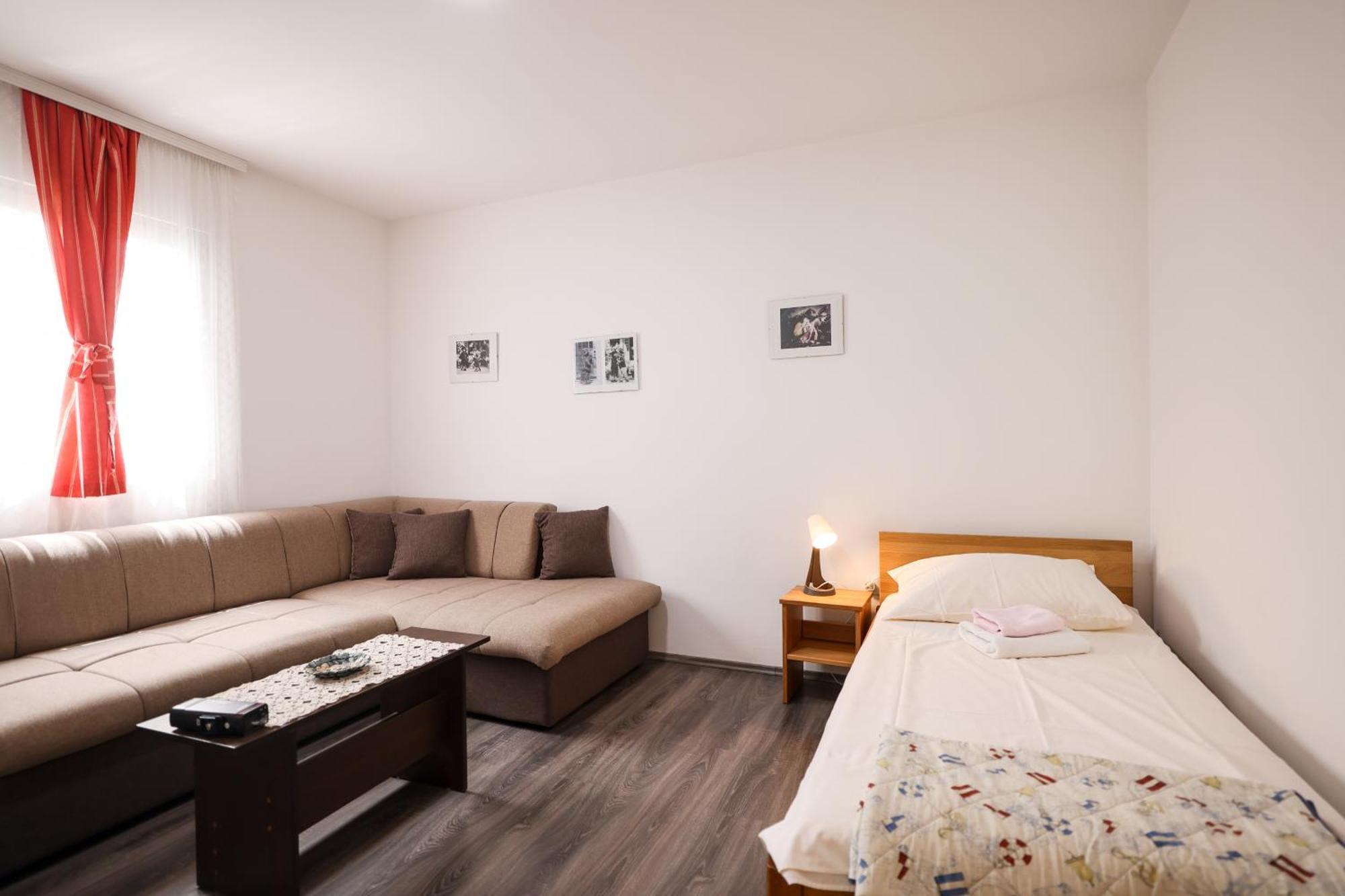 Apartments Kika 宁 外观 照片