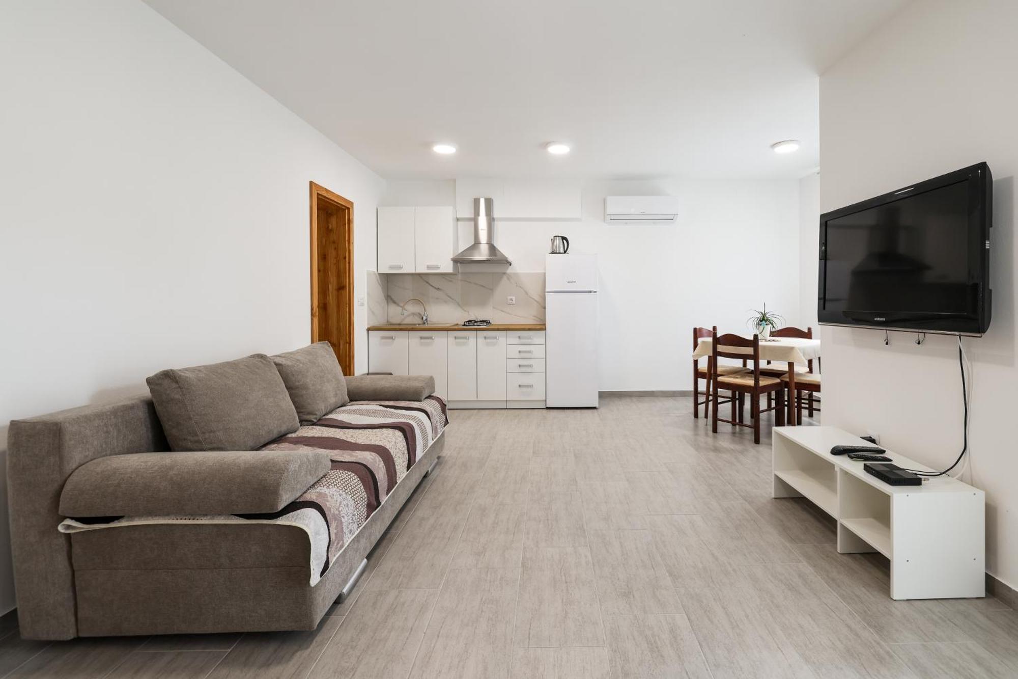 Apartments Kika 宁 外观 照片